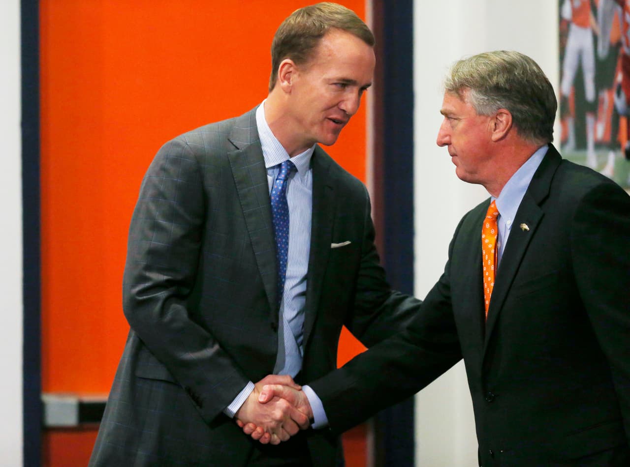 Las felicitaciones al final de la conferencia.