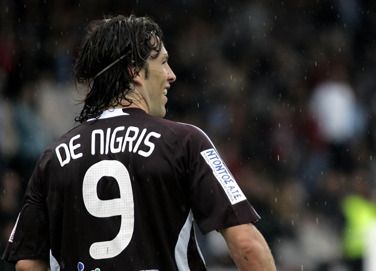 12. Antonio De Nigris (13) - Saltillo, Rayados, América, Villarreal, Polideportivo Ejido, Once Caldas, Puebla, Pumas, Shandong Luneng, Santos, Gaziantepspor, Ankaraspor, Ankaranguku y AE Larisa.