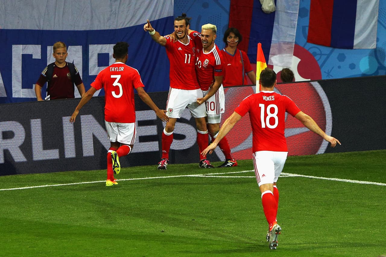 Gareth Bale y Aaron Ramsey lideraron la goleada sobre Rusia
