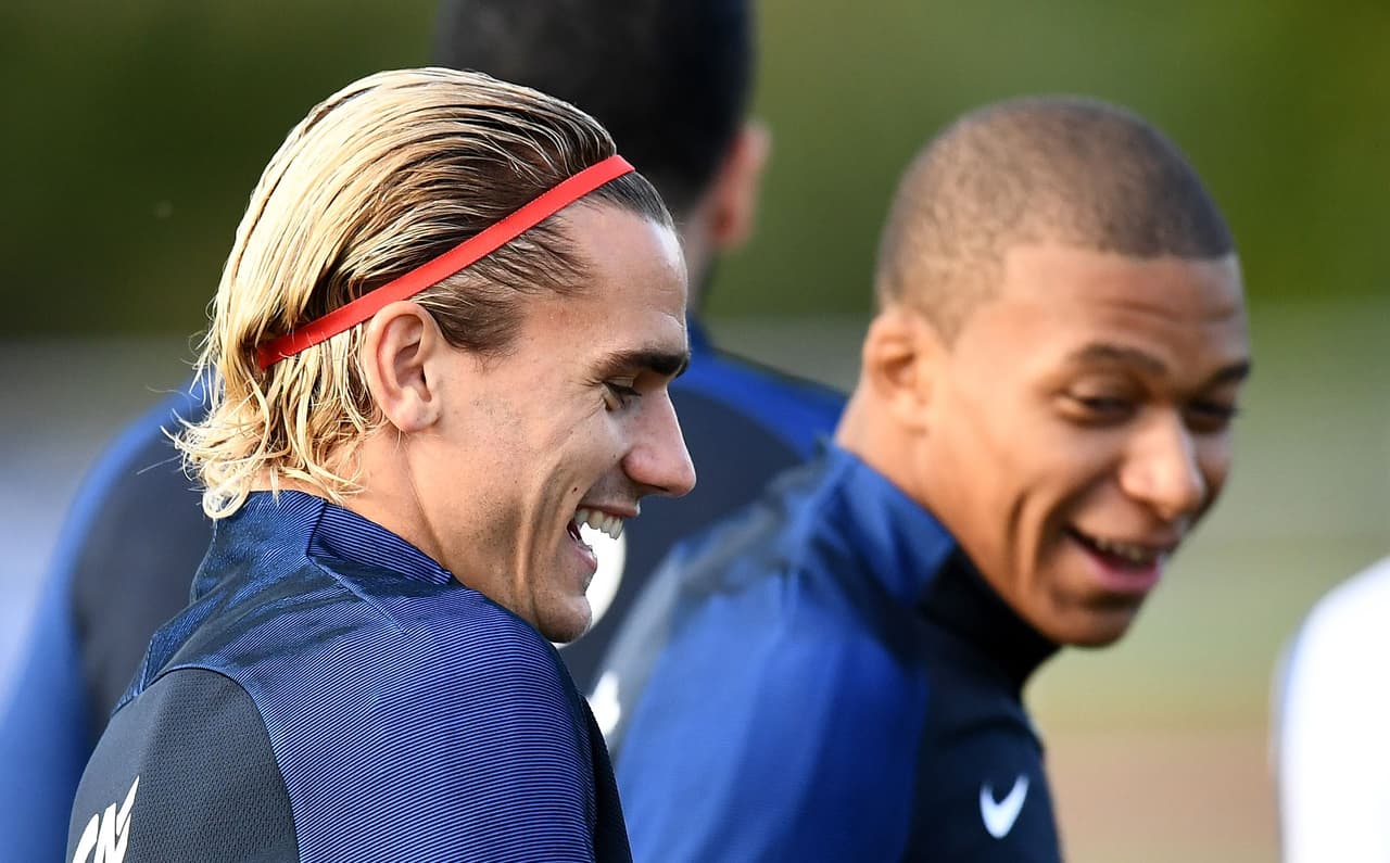 Francia va a sellar su paso a la cita mundialista en los juegos ante Bulgaria y Belorrusia. Antoine Griezmann y Kylian Mbappé ya entrenan con la selección para afrontar estos compromisos.