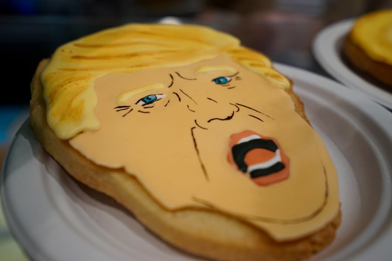 Algunos clientes llaman a la galleta de Donald Trump la “cookie monster”.