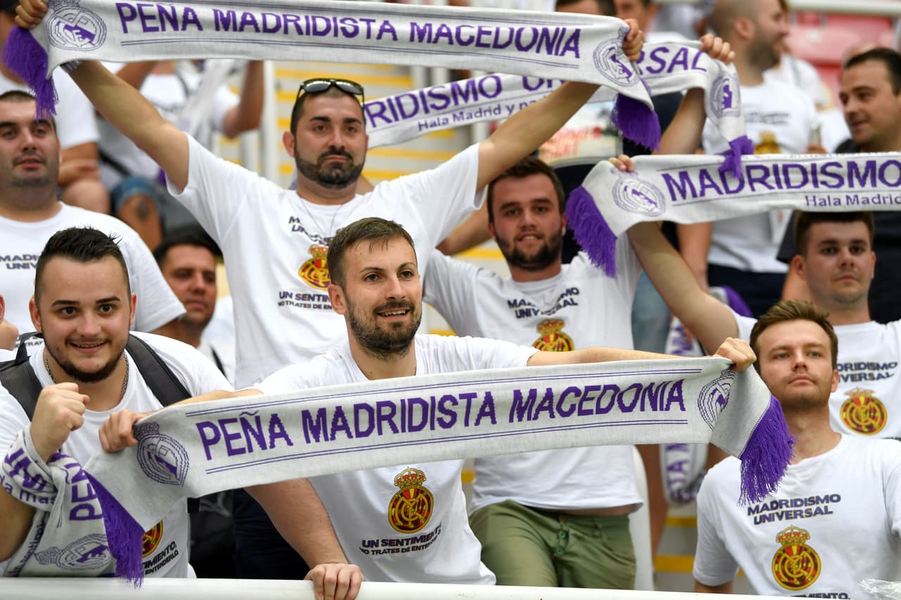 Peñas radicadas en Macedonia también se hicieron presentes para apoyar al club de Zinedine Zidane.