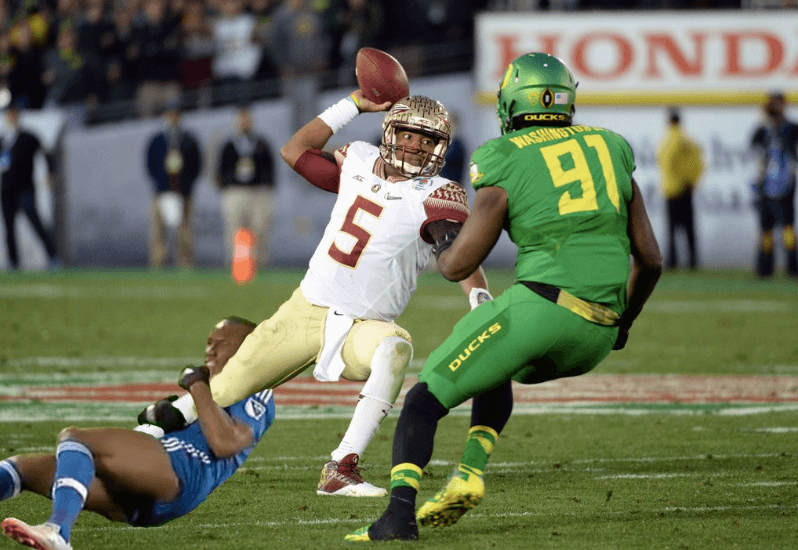 Didier Drogba podría ser tackleador en cualquier equipo de fútbol americano. No hay mariscal de campo que se le escurra al marfieño.