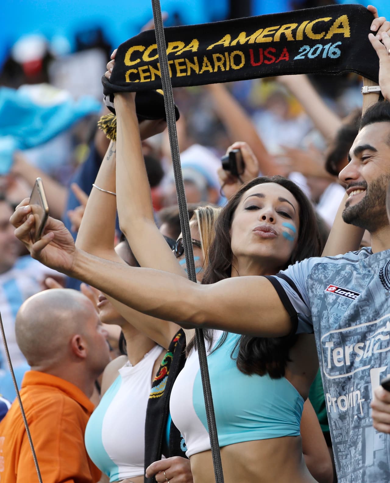 La Copa América Centenario no sólo fue un espectáculo dentro de las canchas sino en las gradas. Disfruta de las bellezas que apoyaron a sus ídolos.