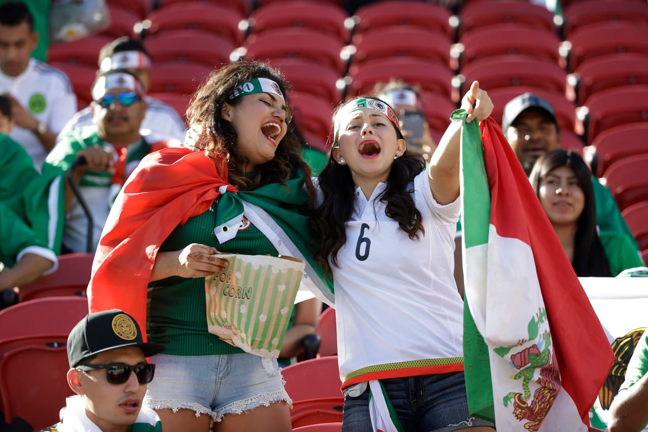 La Copa América Centenario no sólo fue un espectáculo dentro de las canchas sino en las gradas. Disfruta de las bellezas que apoyaron a sus ídolos.