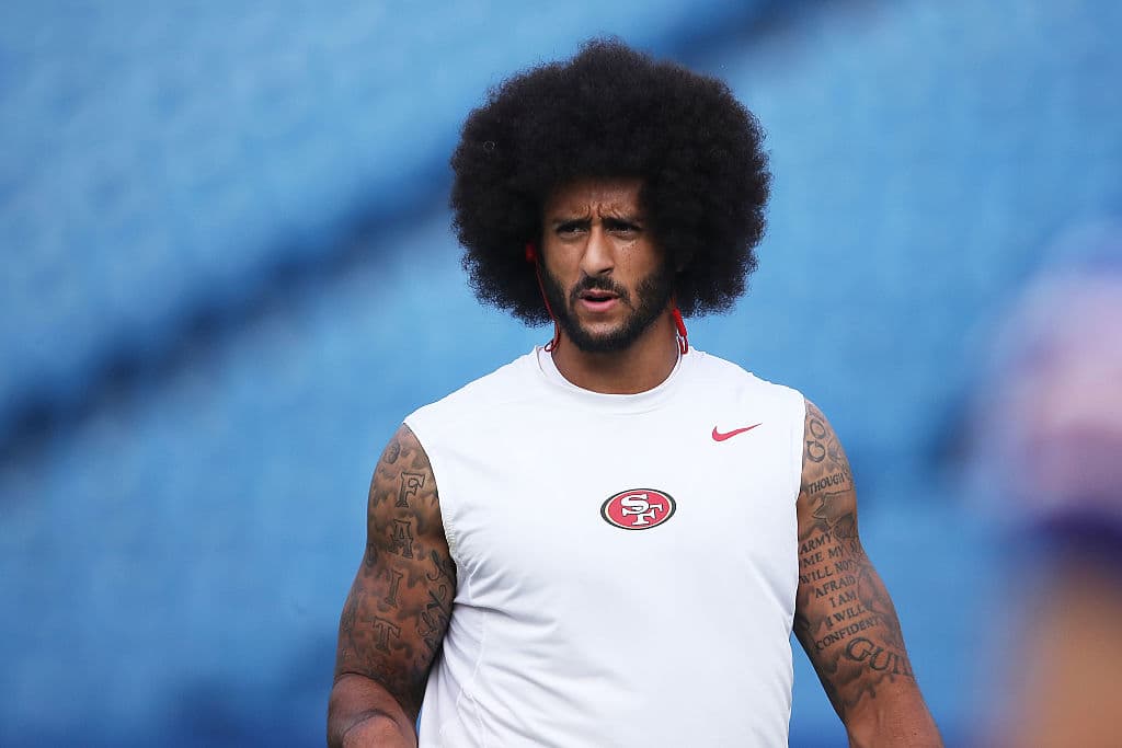 Venden camisetas con insultos y ataques a Colin Kaepernick en Buffalo