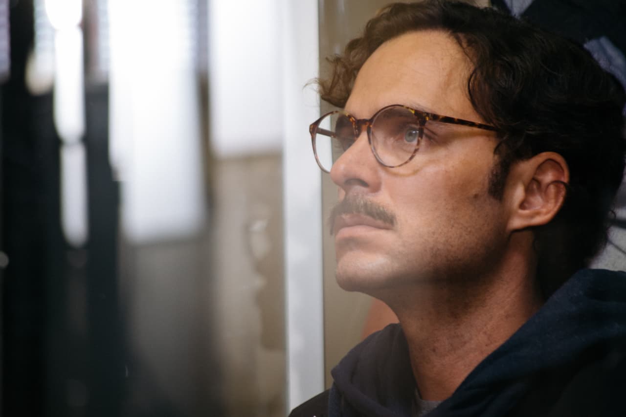 Kaczinski se valdrá de los miedos y pasiones de sus enemigos para destruirlos así que no te dejará ni parpadear en esta serie.