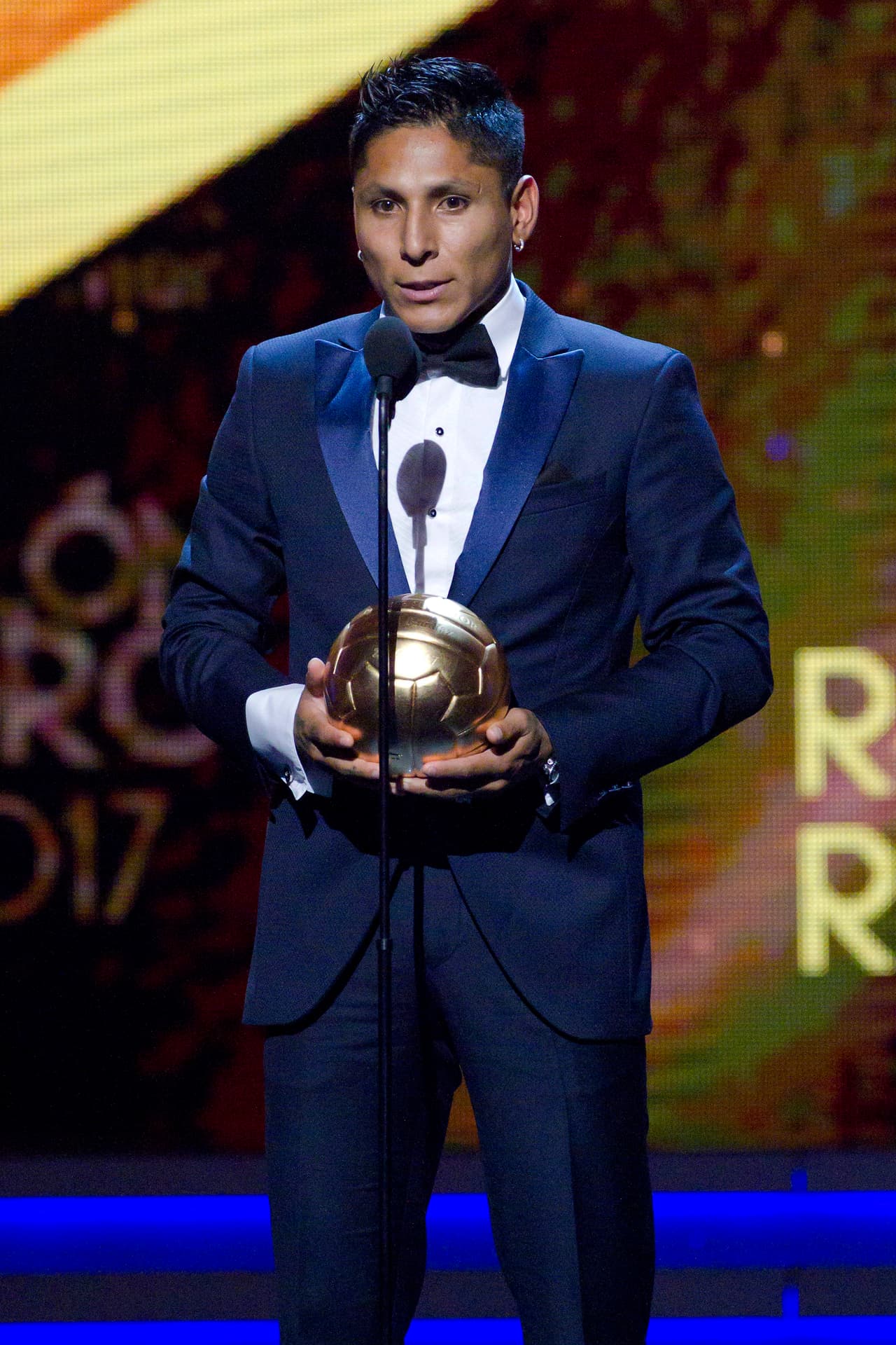 Raúl Ruidíaz, delantero peruano del Morelia fue el gran ganador de la noche al ser reconocido como el Mejor Jugador del Año. ¡Felicidades!