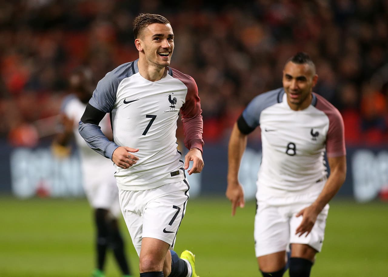 Las mejores imágenes del choque Holanda vs. Francia con homenaje a Cruyff