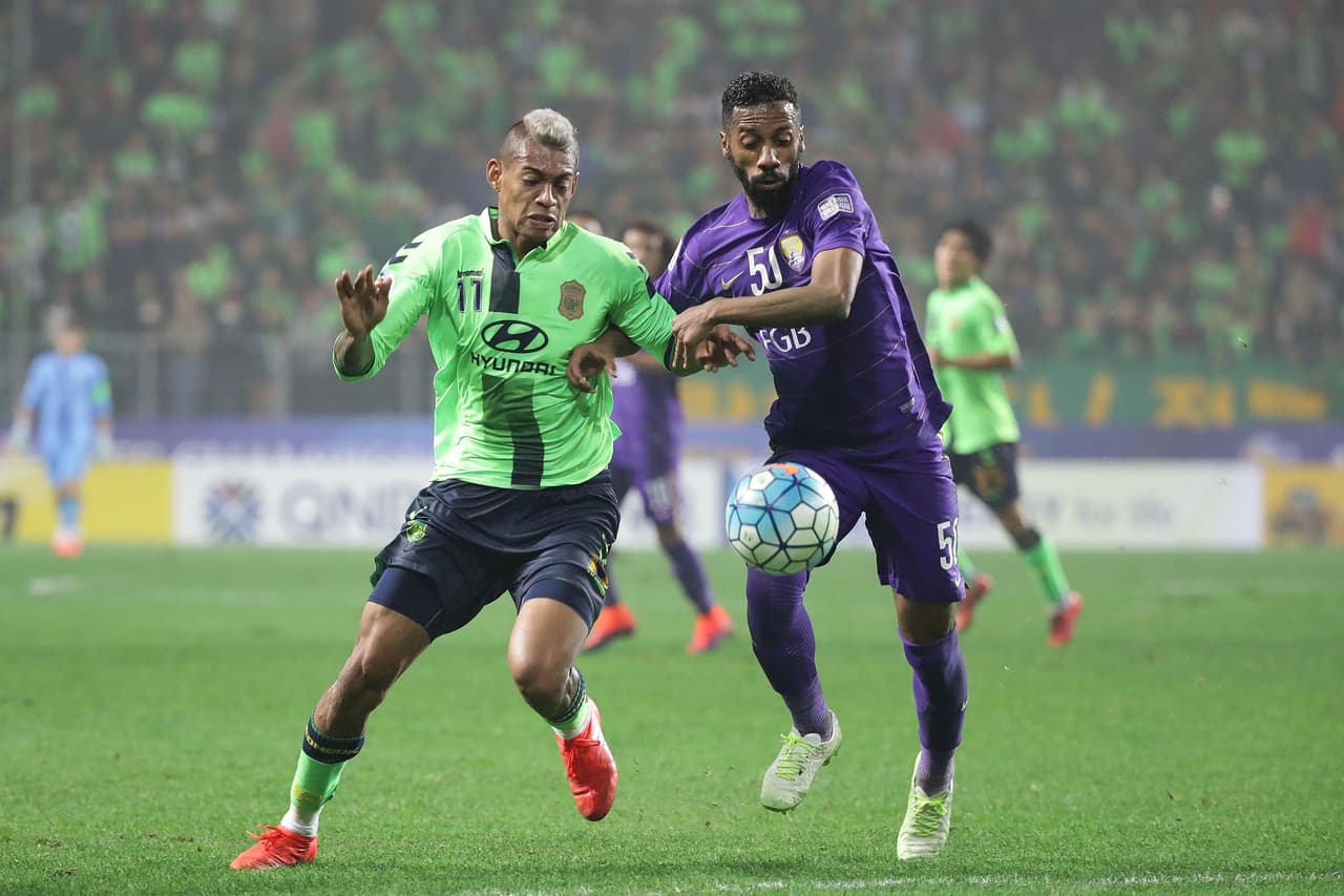 Ricardo Lopes es la cuota más joven de los brasileños en el Jeonbuk coreano. A sus 26 años, su paso por Fortaleza en Brasil y la presencia en este club asiático son sus principales referencias.