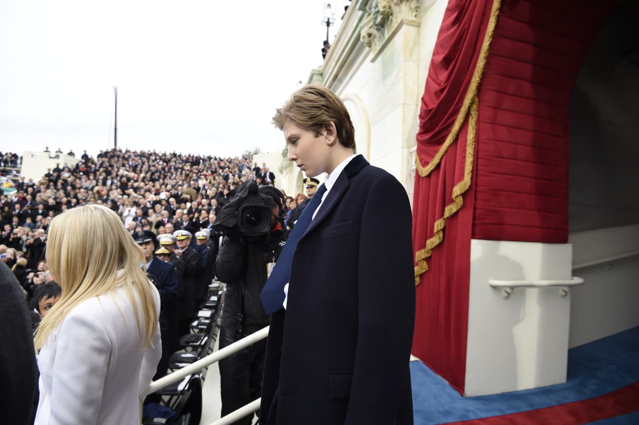 A pesar de su corta edad, Barron Trump tiene un gusto refinado y caro, como el de su padre, por lo que en casa su madre le llama a veces "Little Donald". Según Melania, es independiente y sabe bien lo que quiere. Le gustan los aviones y los helicópteros y disfruta la construcción de enormes proyectos de ciudades y aeropuertos. Por el momento lo hace con Legos.