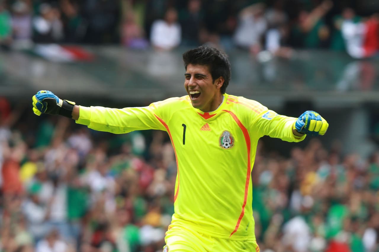 SOCCER/FUTBOL MUNDIAL FIFA SUB17 2011 FINAL MEXICO VS URUGUAY CAMPEONES DE NUEVO Action photo of Richard Sanchez of Mexico celebrates championship during game of the FIFA Under 17 World Cup final game, held at Estadio Azteca./Foto de accion de Richard Sanchez de Mexico celebrando el campeonato, durante juego final de la Copa del Mundo FIFA Sub 17 en el Estadio Azteca. 10 July 2011. MEXSPORT/REFUGIO RUIZ