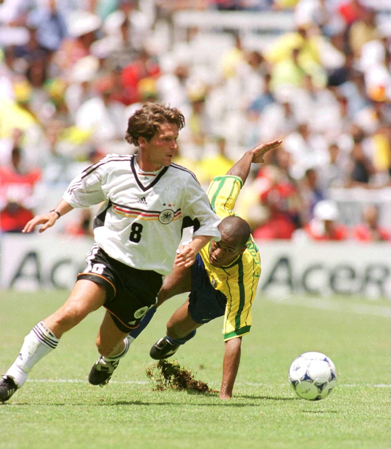 Dariusz Wosz (número ocho) era un mediocampista decente del VfL Bochum, pero los brasileros eran todos bárbaros.