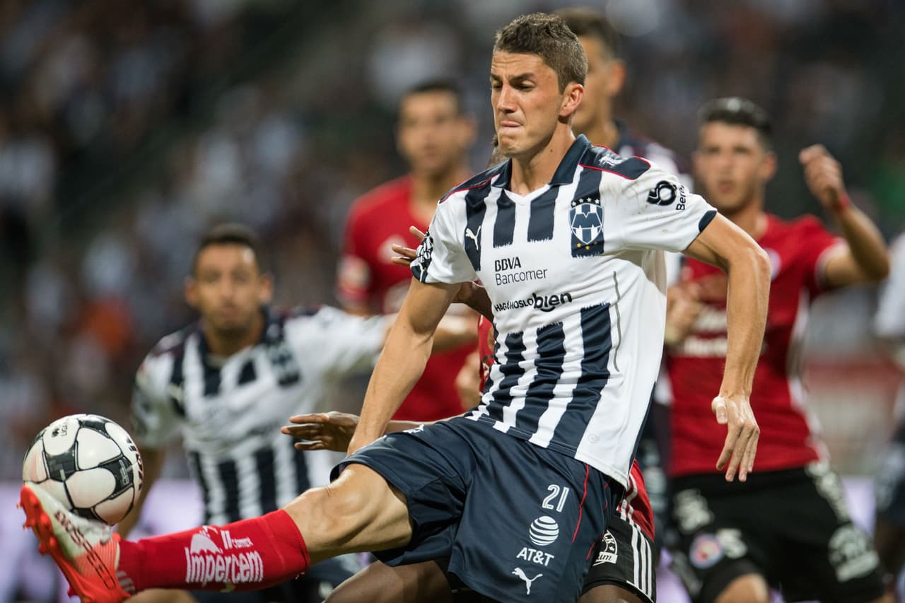 El campeón olímpico en Londres 2012 Hiram Mier deja el club que lo formó, Monterrey, y va a Querétaro en calidad de préstamo.