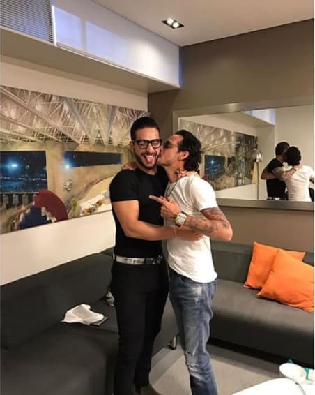 Marc Anthony también se ha declarado admirador del talento que poseé el colombiano, con quien lleva una estrecha amistad.