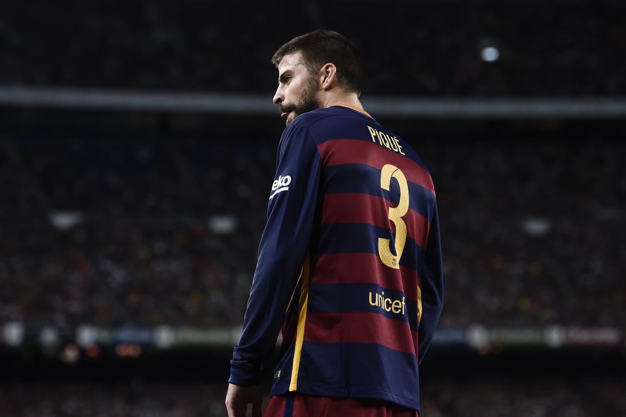 Piqué estuvo muy cerca de adelantar en el marcador a su equipo, pero un cabezazo del defensa se estrelló en el travesaño cuando apenas se jugaba seis minutos del partido.