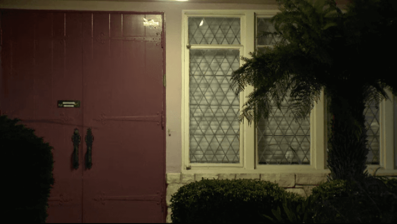 Los restos de Juan Gabriel descansan en una funeraria junto al aeropuerto de Los Ángeles