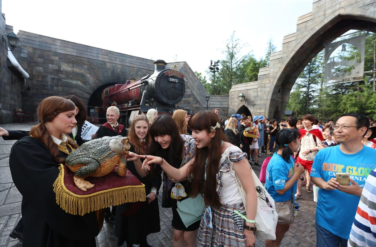 Por el otro lado del mundo, los fans pueden visitar el castillo donde se filmaron las películas en Londres.