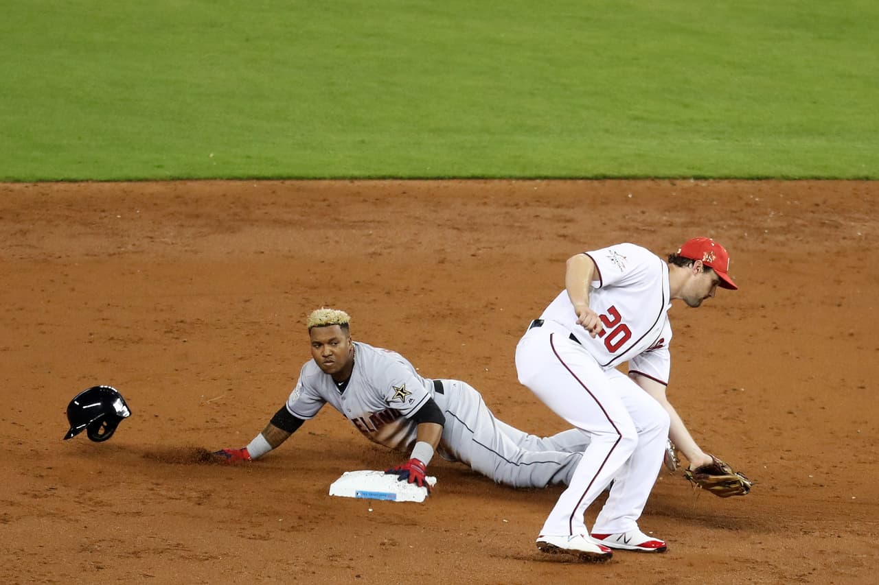 José Ramírez pegó par de hits en dos turnos al bat. Además logró robarse una base durante el juego. De los más destacados a la ofensiva.