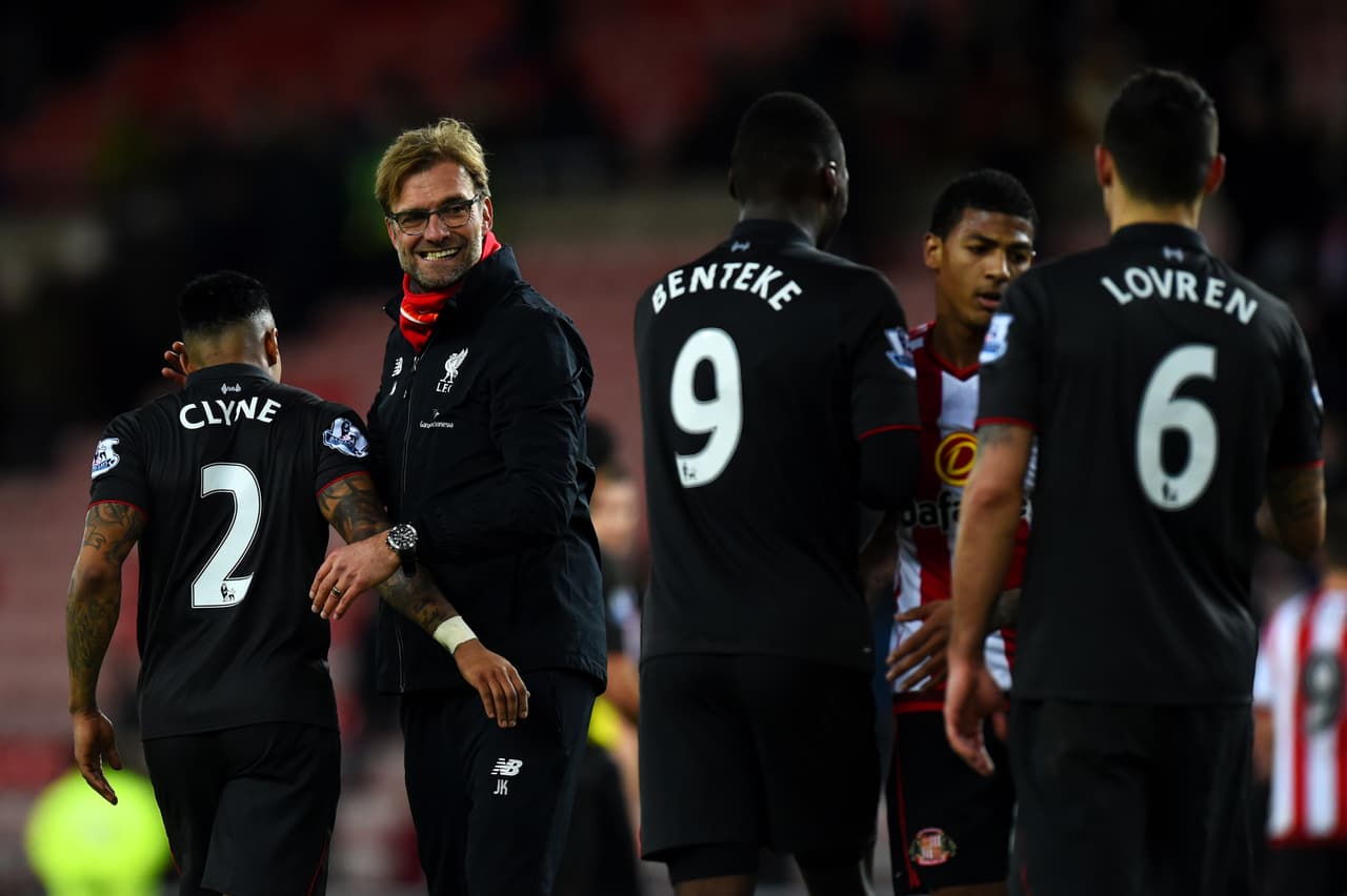 Benteke le dio el triunfo al equipo de Klopp