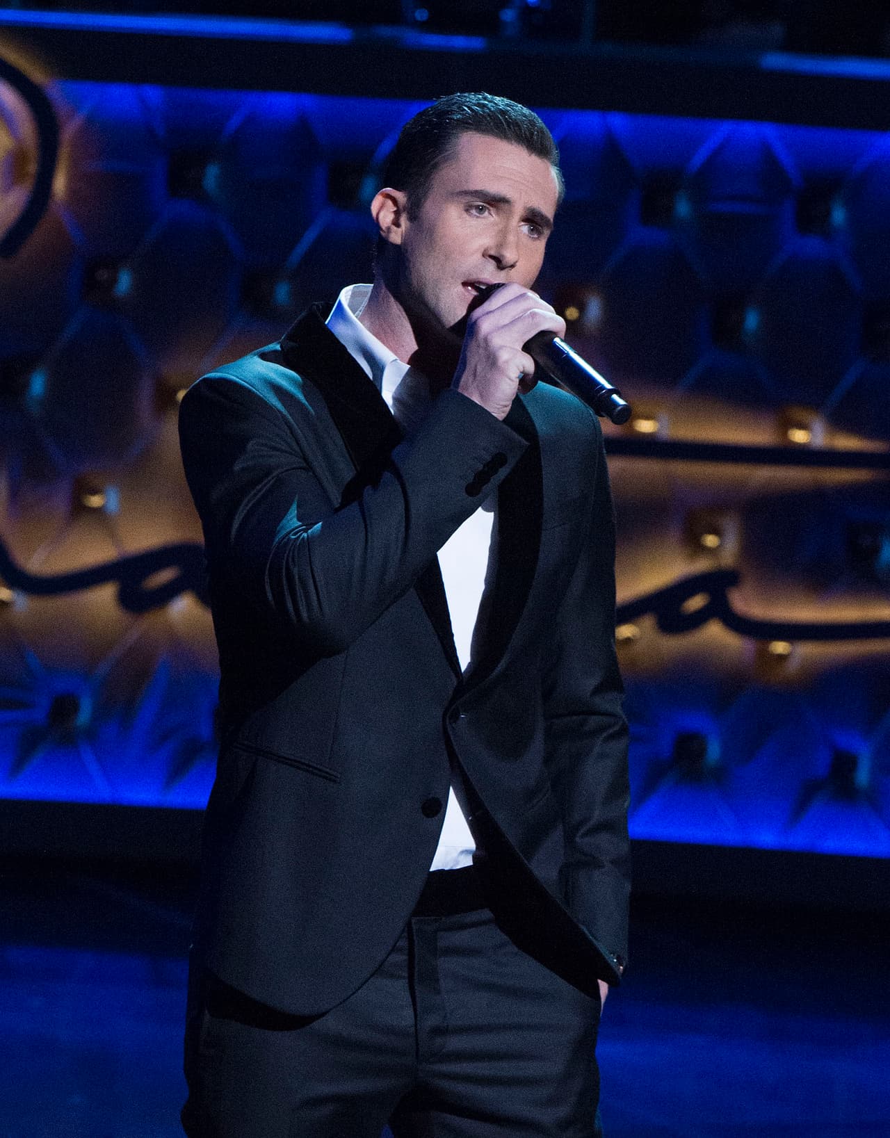 Él tiene un timbre muy peculiar, es por eso que tiene matices que lo distinguen del resto de los artistas.