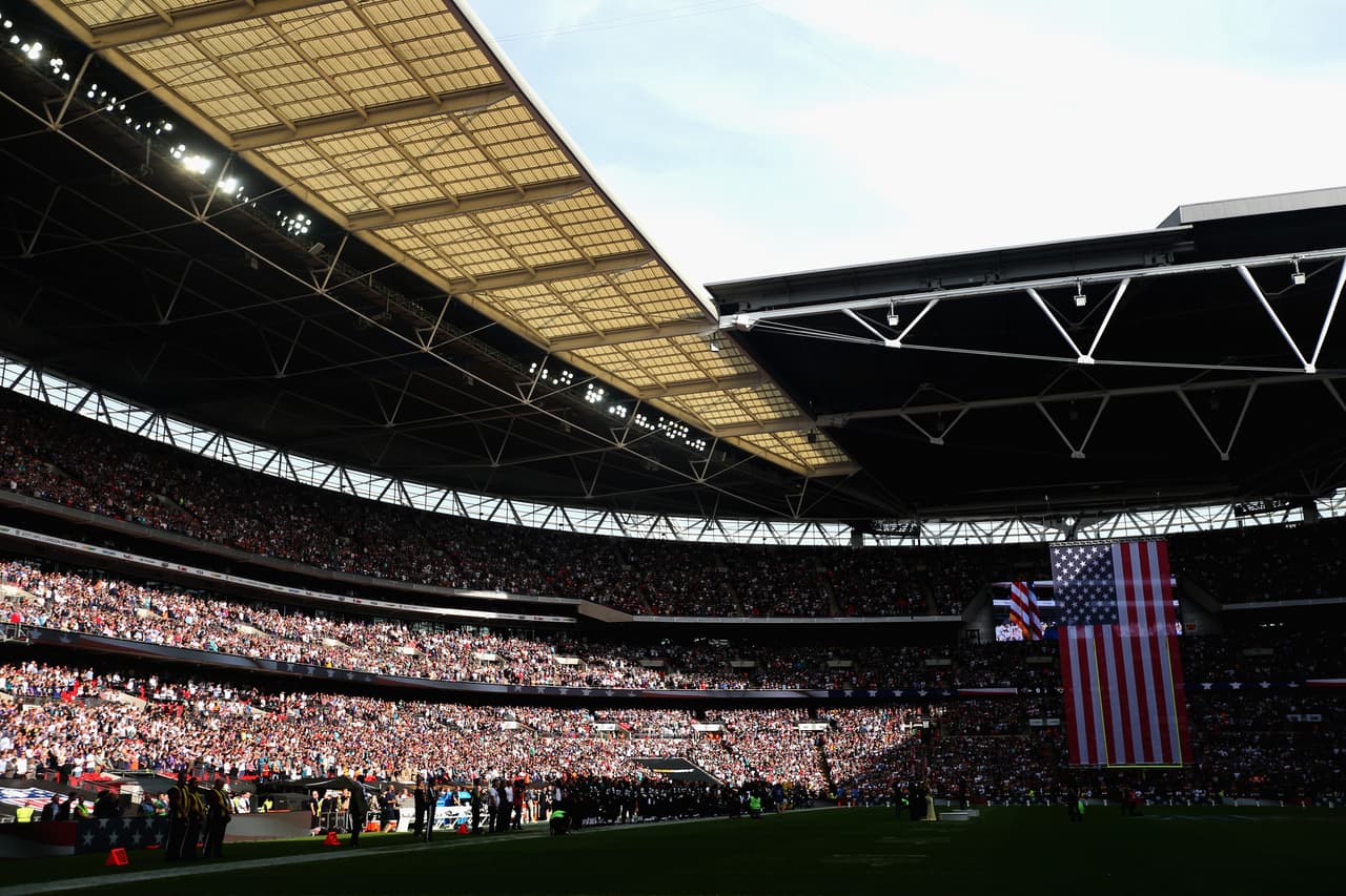 Cuando empezó el de Estados Unidos, una reacción colectiva se tomó a los jugadores de ambos equipos.