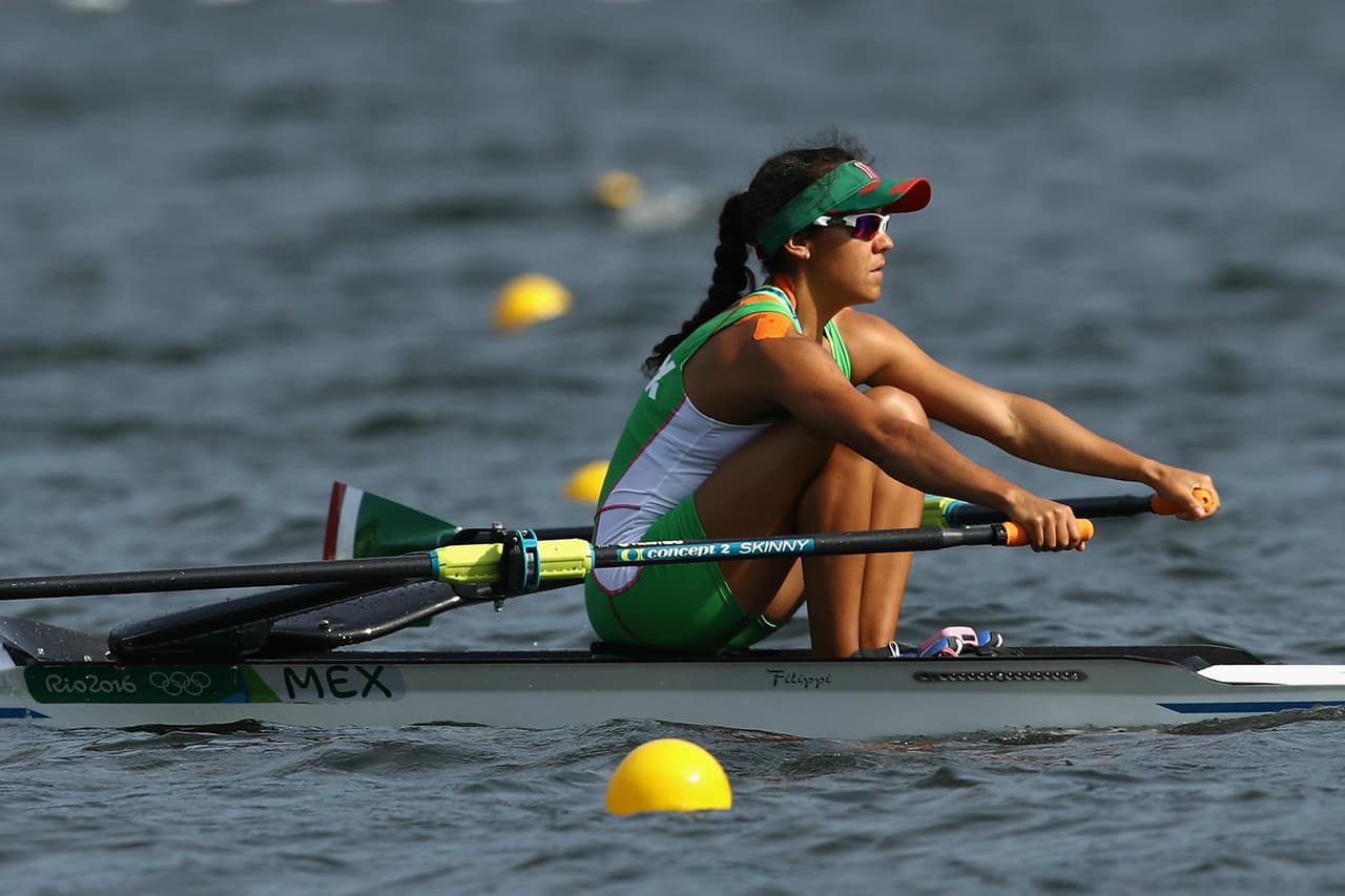 Kenia Lechuga logró un tiempo de 8:11.44 en par de remos cortos individual con el que se impuso a la gran favorita, la australiana Kim Brennan en las aguas bravas de la Laguna Rodrigo de Freitas de Río para avanzar a los cuartos de final.
