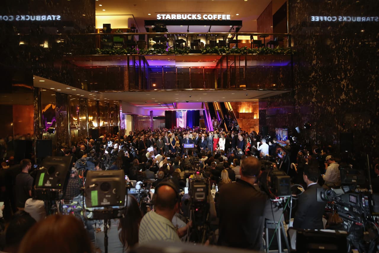 Trump parece haber retomado la ruta hacia la nominación republicana tras semanas de traspiés por su derrota en Wisconsin. En su discurso de victoria se mostró seguro y dijo que la "carrera ya se terminó, el senador Cruz está matemáticamente eliminado".