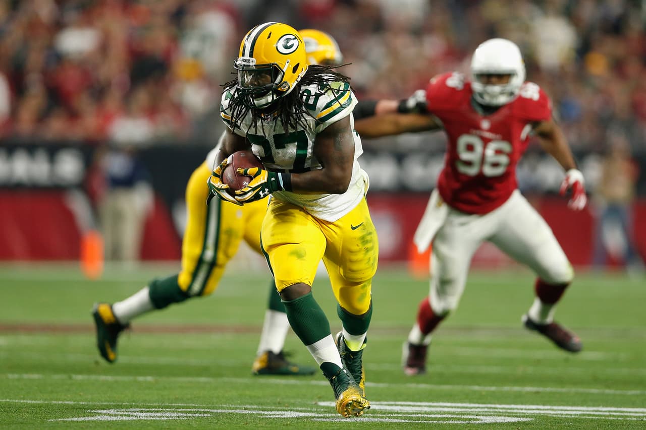 GLENDALE, AZ - DECEMBER 27: Running back Eddie Lacy #27 of the Green Bay Packers rushes the football against the Arizona Cardinals during the NFL game at the University of Phoenix Stadium on December 27, 2015 in Glendale, Arizona. The Cardinals defeated the Packers 38-8. (Photo by Christian Petersen/Getty Images)