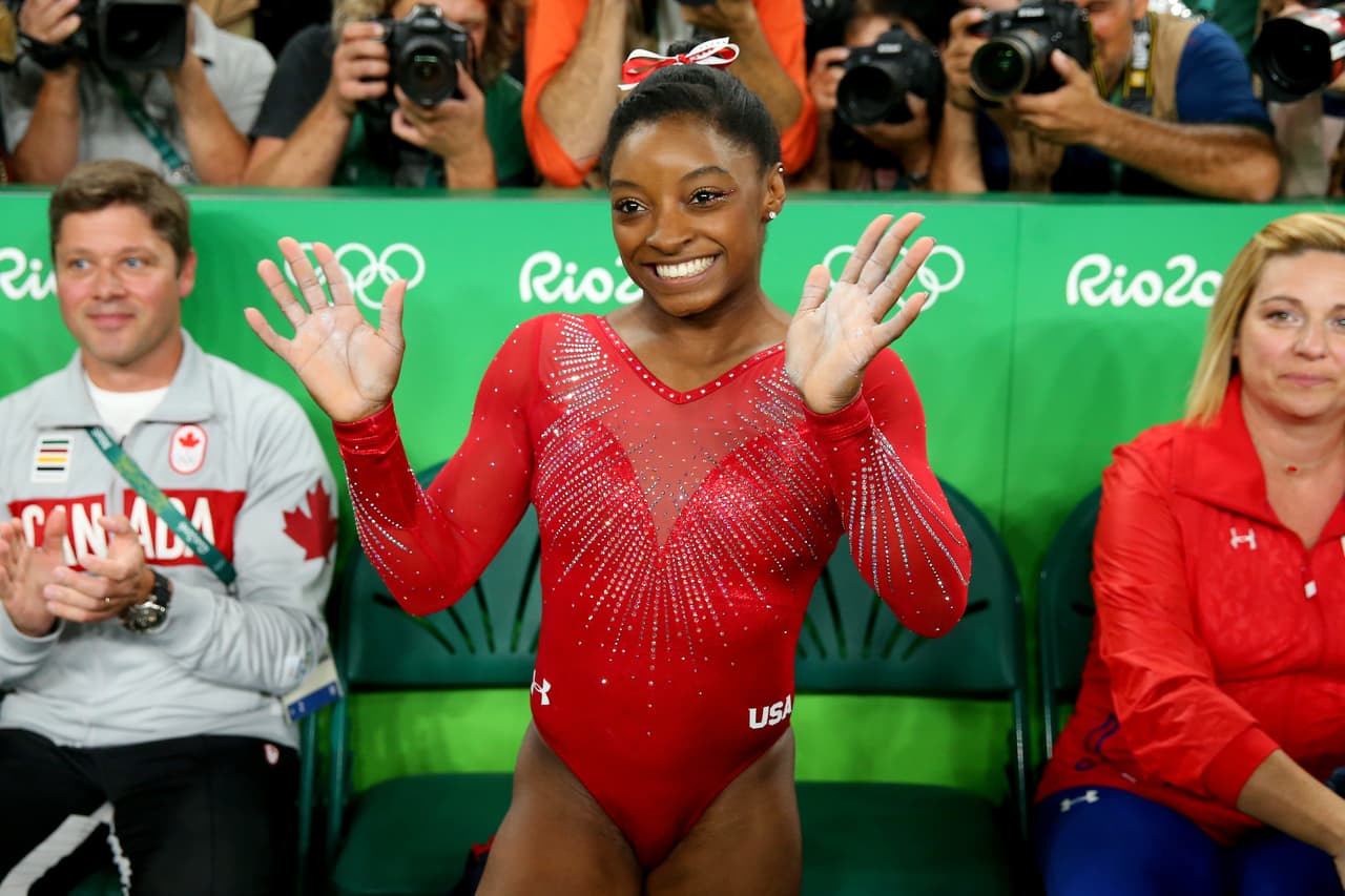 El leotardo rojo que usó Simone Biles en su más reciente actuación en los Juegos Olímpicos.