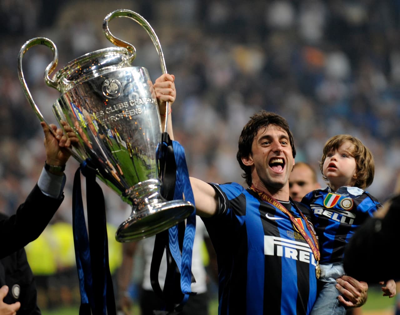 En el 2010 el estadio recibió la visita del flamante campeón de la Champions, el Inter de Milán, dirigido por Rafa Benítez, que empató 2-2 con el FC Dallas en un partido amistoso, con goles de Eto’o y Diego Milito por los europeos, y de George John y David Ferreira por los tejanos.