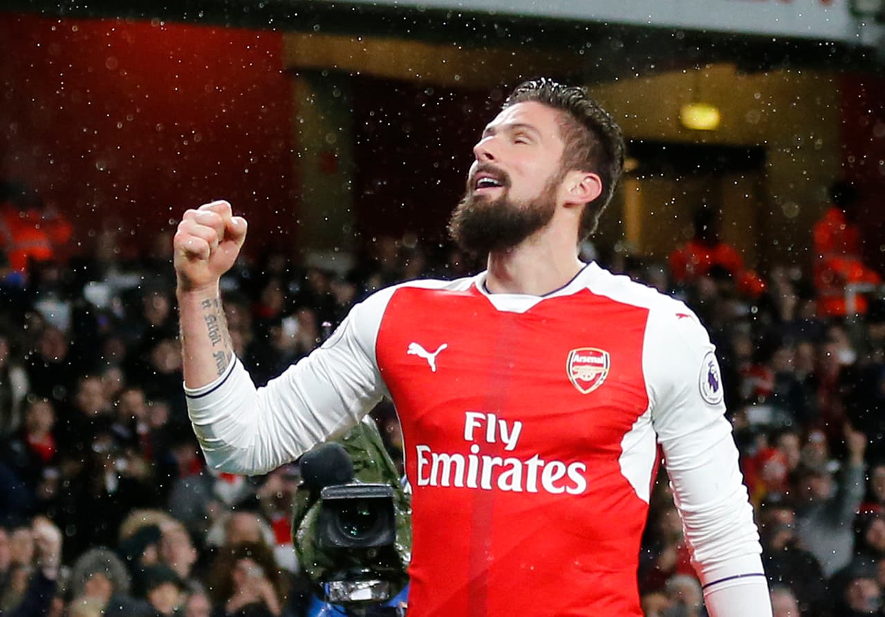 El Marsellla también pretende al delantero Olivier Giroud, del Arsenal, quien busca otros caminos fuera de Inglaterra.
