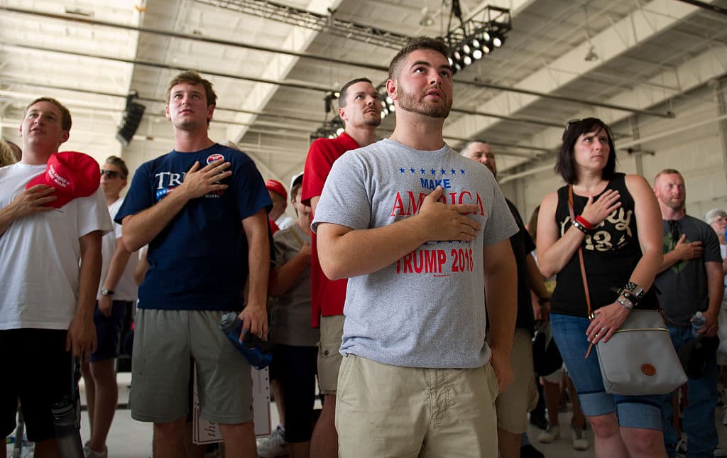 Trump necesitaría para ganar la presidencia un apoyo extraordinario de su grupo más fiel, los hombres blancos