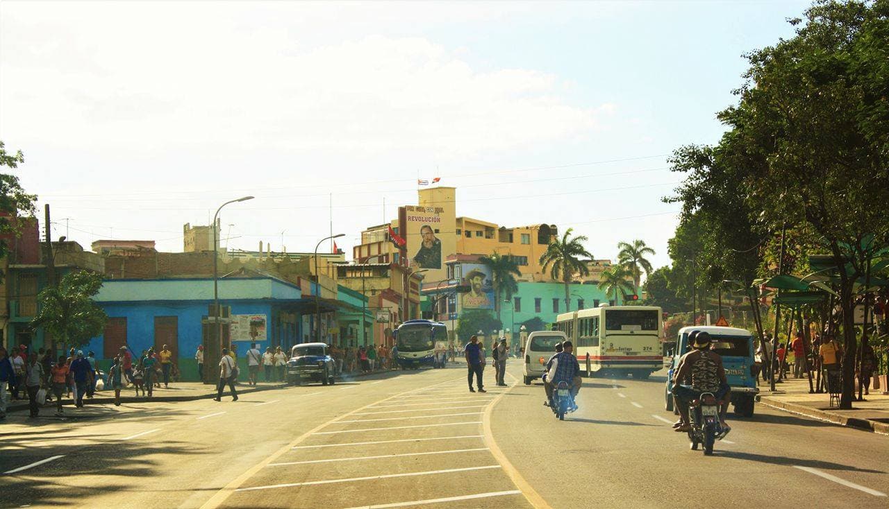 Según los vecinos, las obras en las calles y los desplazamientos de vecinos de las zonas por donde pasará el cortejo fúnebre del camino al cementerio comenzaron hace dos años.