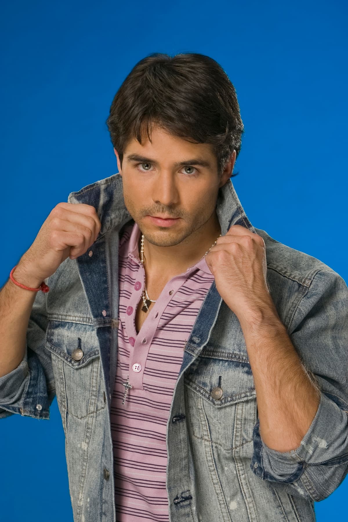 <b><a href="http://www.univision.com/temas/jose-ron">José Ron</a></b> fue 'Jorge' dentro de la historia, él se disputaba entre el amor de 'Mónica' e 'Isabel'. 'Muchachitas como tú' fue el cuarto melodrama del actor.