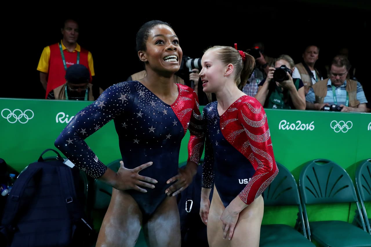 Cada una de las deportistas del equipo tiene 8 trajes para sus competencias.