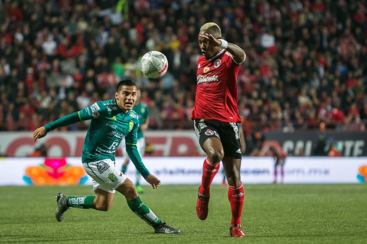 El zaguero colombiano llega a reforzar la línea defensiva de los Rojinegros