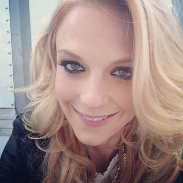 Anna Sergeyevna Layevska nació el 10 de enero de 1982 en Kiev, Óblast de Kiev, Ucrania. Su familia se mudó a México cuando tenía tan sólo 9 años.