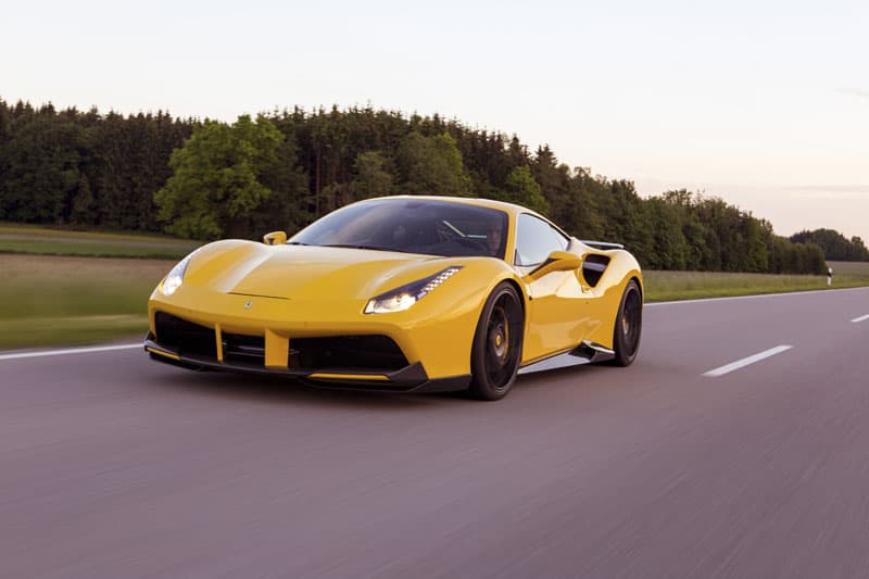 El preparador Novitec Rosso presenta una edición especial del 488 GTB. Se destaca por agregar 102 caballos de fuerza en relación al modelo original.