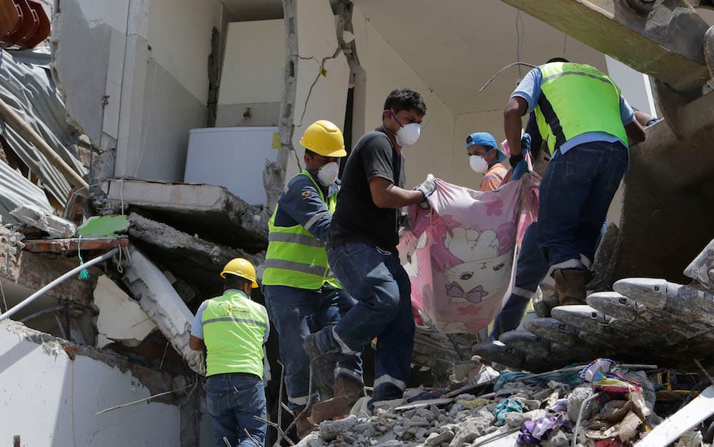 Con el pasar de las horas va aumentan la cifra de víctimas del terremoto
