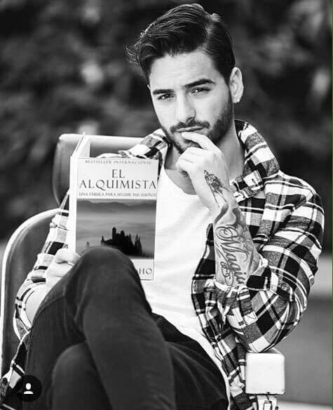 El INBA aclaró que no contactó al cantante para usar su imagen o conocer si en realidad ha leído la obra del Nobel de literatura.