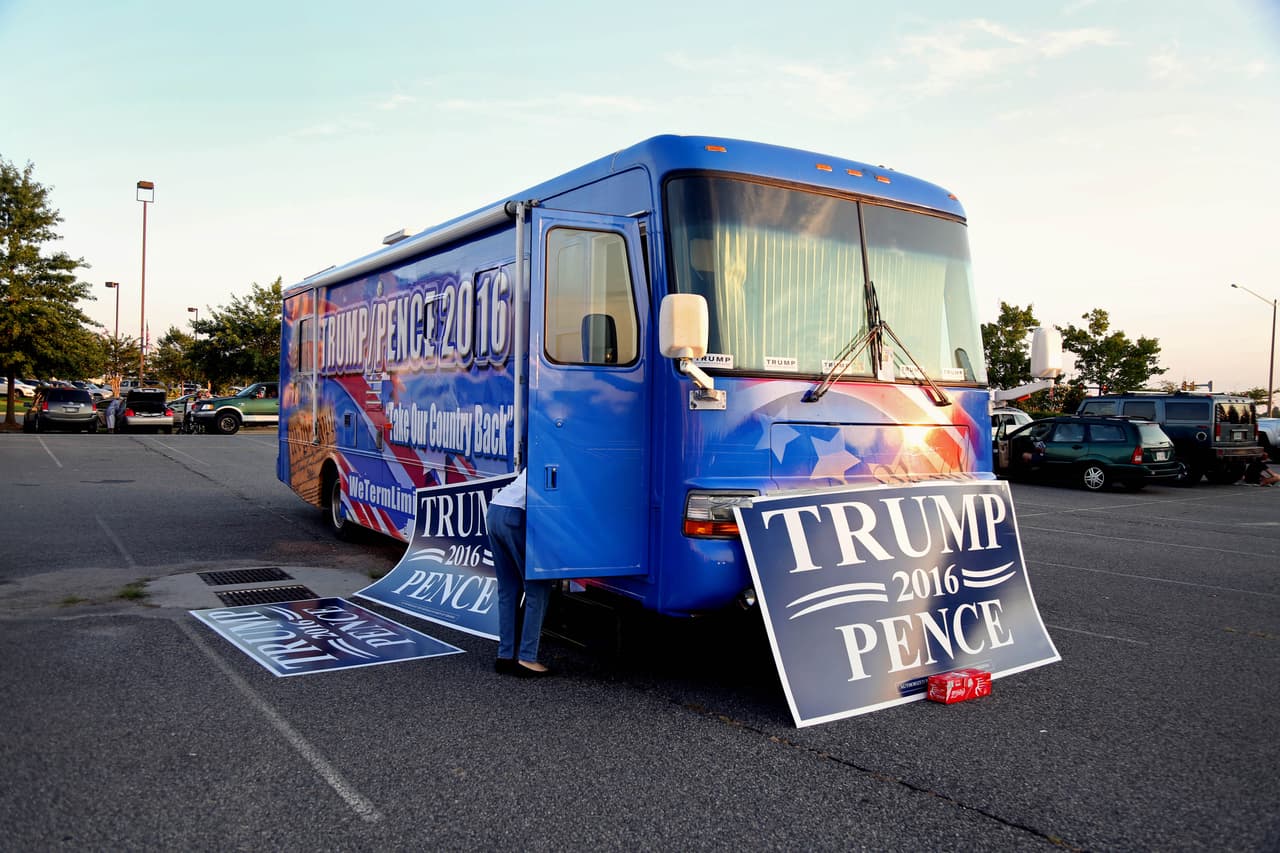 Jim McKaelvey planea viajar por el estado de Virginia con su bus haciendo campaña por Trump, aunque no le paguen ni tenga comuncación oficial con la campaña del magnate.