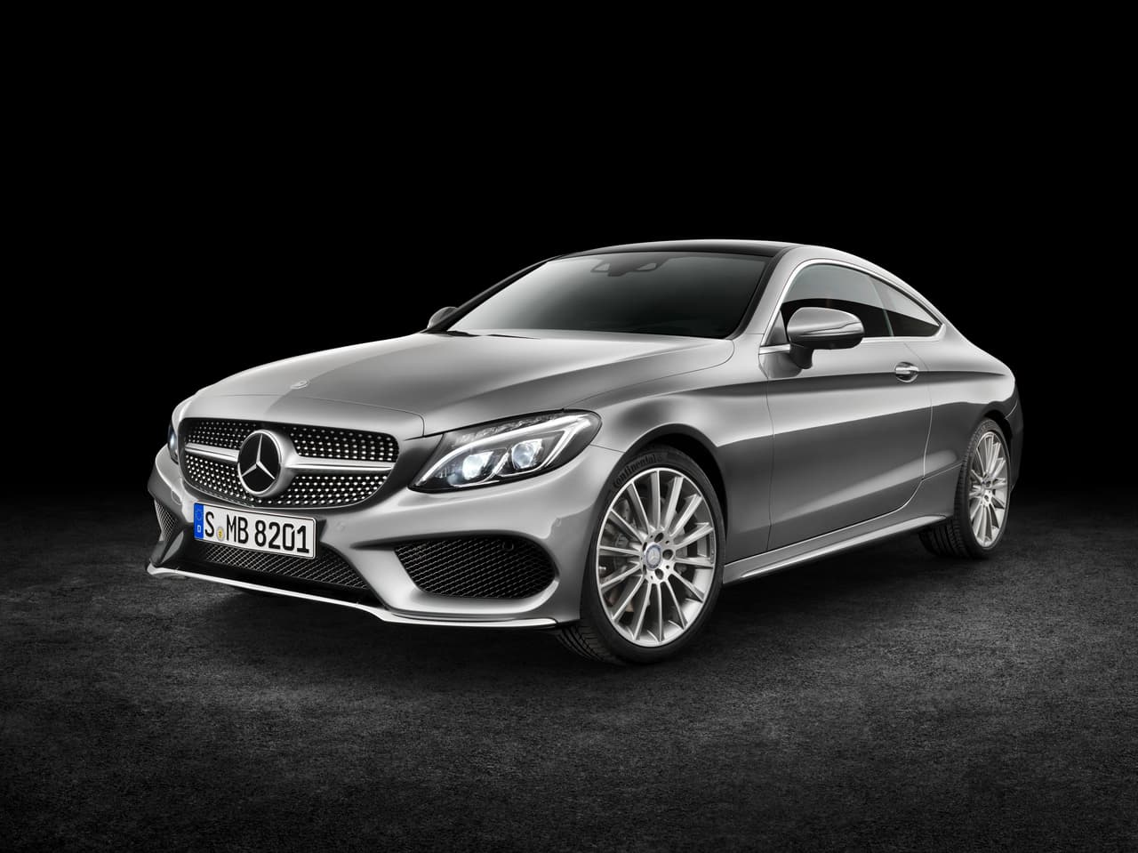 <b>Puesto 2: </b>El nuevo
<b>C300</b> fue el modelo más buscado de
<b>Mercedez-Benz</b>, que dejó a la marca de la estrella a las puertas del primer lugar.