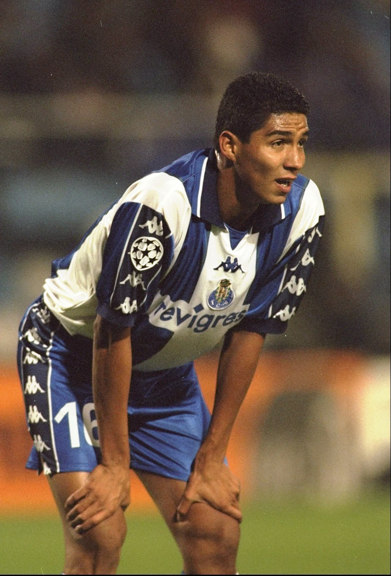 6. Mario Jardel (15) - Ferroviario Atletico, Vasco da Gama, Gremio, Porto, Galatasaray, Sporting de Lisboa, Bolton, Ancona, Newell's Old Boys, Deportivo Alaves, Goiás, Beira Mar, Anorthosis, Newcastle Jets y Criclúma.