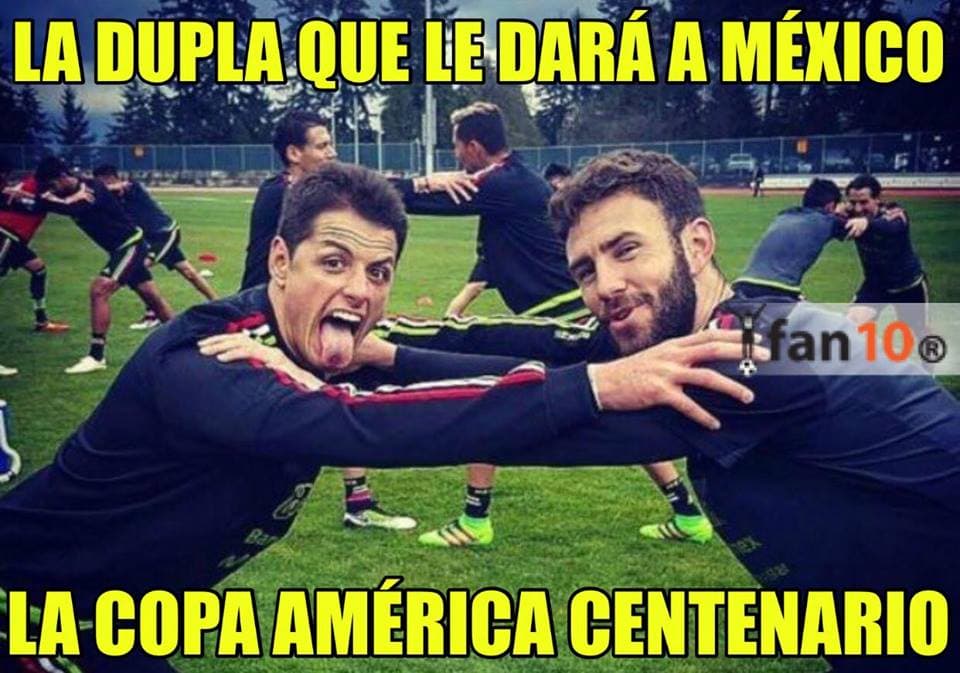 Javier Hernández llegó a 44 goles con el Tri en su cumpleaños y los memes en las redes sociales elogiaron al delantero mexicano.