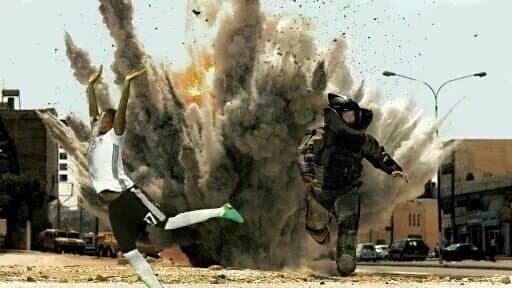 Los usuarios en las redes sociales hicieron mofa de la postura poca ortodoxa con la que el defensa alemán atacó la pelota para el penal con el que empató la Azzurra.