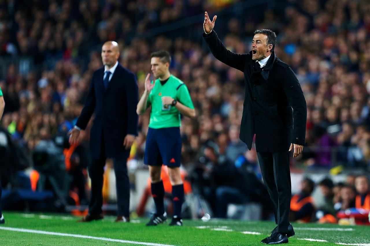 Luis Enrique apretó a sus jugadores desde su área técnica ante un Zidane que estuvo más mesurado.