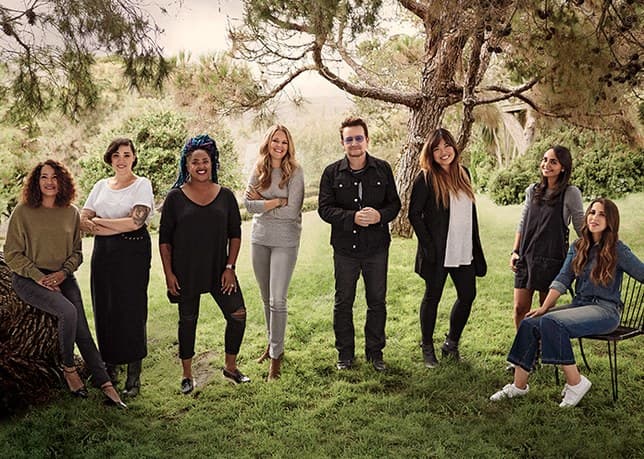 Sue Lowe, Alicia Lowe, A’Driane Nieves, Jane Maynard, Bono, Diana Lamon, Mazelle Etessami, y Carrie Cohen