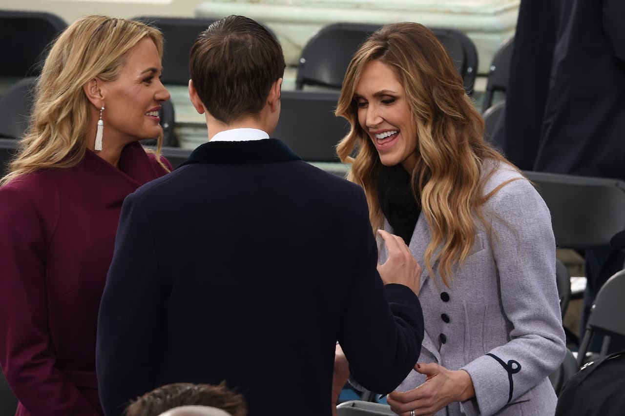 Eric Trump, quien estudió finanzas y gestión (dirección) en la Universidad de Georgetown en Washington, se casó con Lara Yunaska, productora asociada del noticiario televisivo de CBS Inside Edition, en noviembre del 2014, en Palm Beach, Florida, en una finca de la familia Trump.