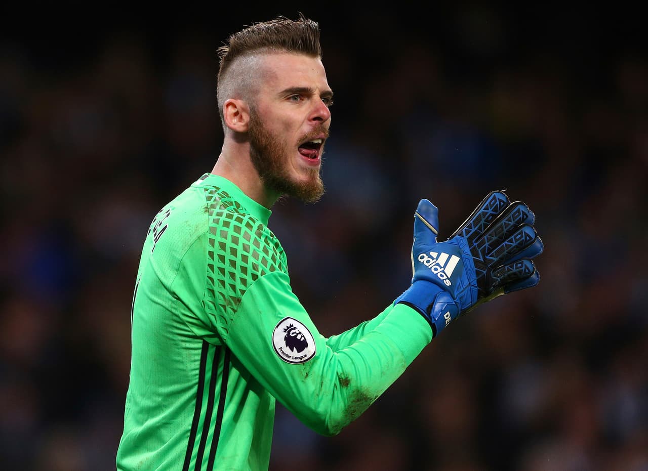 El Real Madrid, pese al buen nivel de Keylor Navas, piensa nuevamente en llevarse al portero David De Gea, del Manchester United, de acuerdo a las versiones que llegan desde España e Inglaterra.